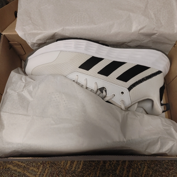 Adidas OWNTHEGAME 2.0 - Picture 6 of 7